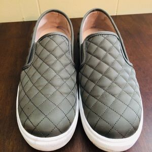 A New Day Olive Green Reese Quilted Sneakers 9.5